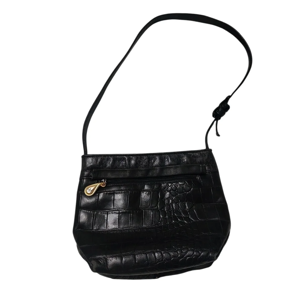 Chic Black Textured Shoulder Bag